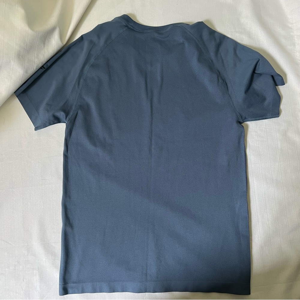 Fabletics tee - Picture 4 of 5